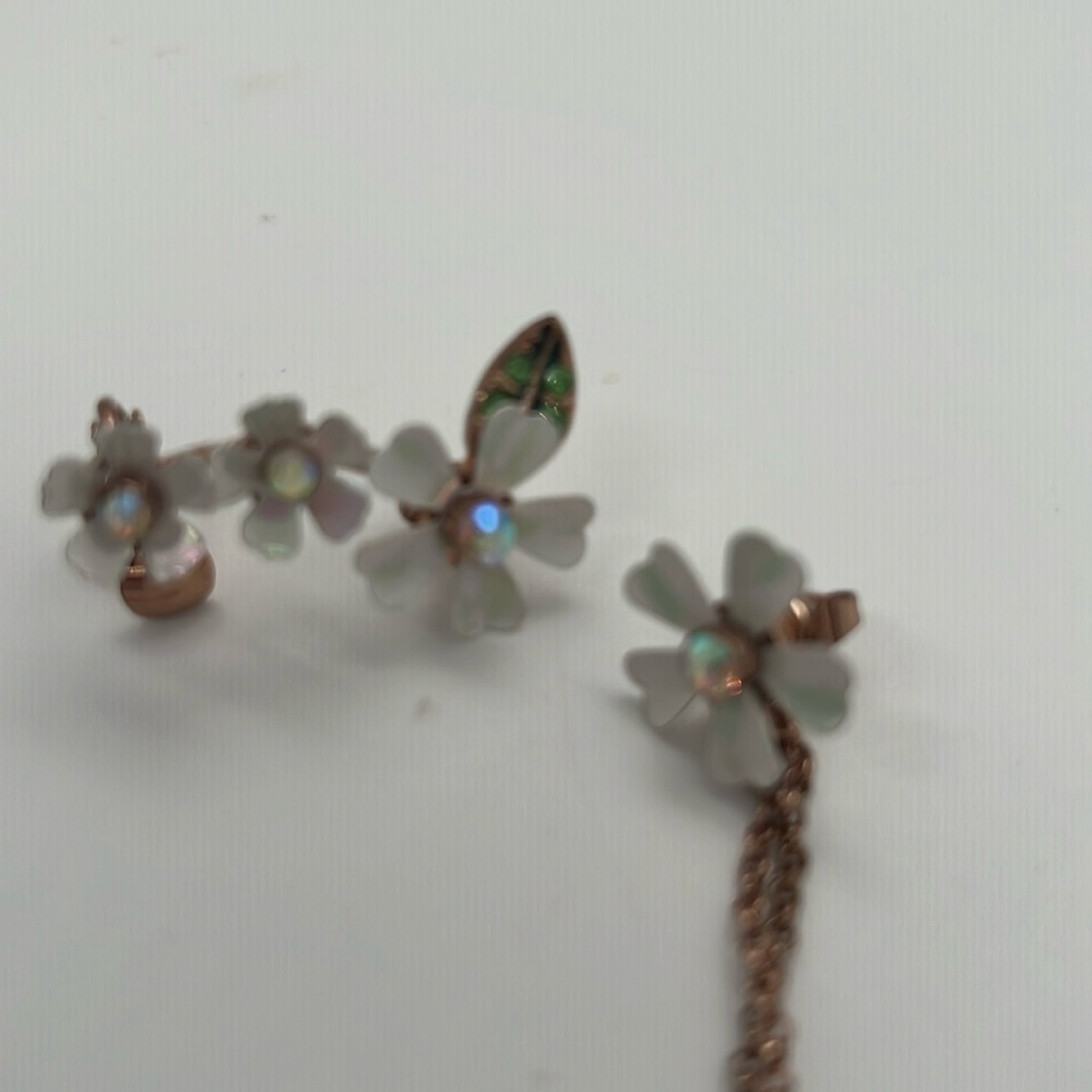 Betsy Johnson, Summer of Love, mismatched Daisy, airing and cuff set